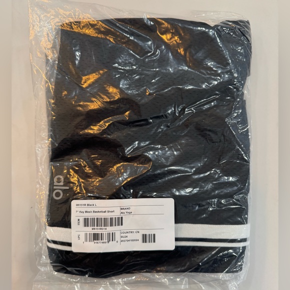 Alo Yoga 7" Key Mesh Basketball Short - Picture 3 of 3